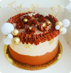Layer cake maron et or